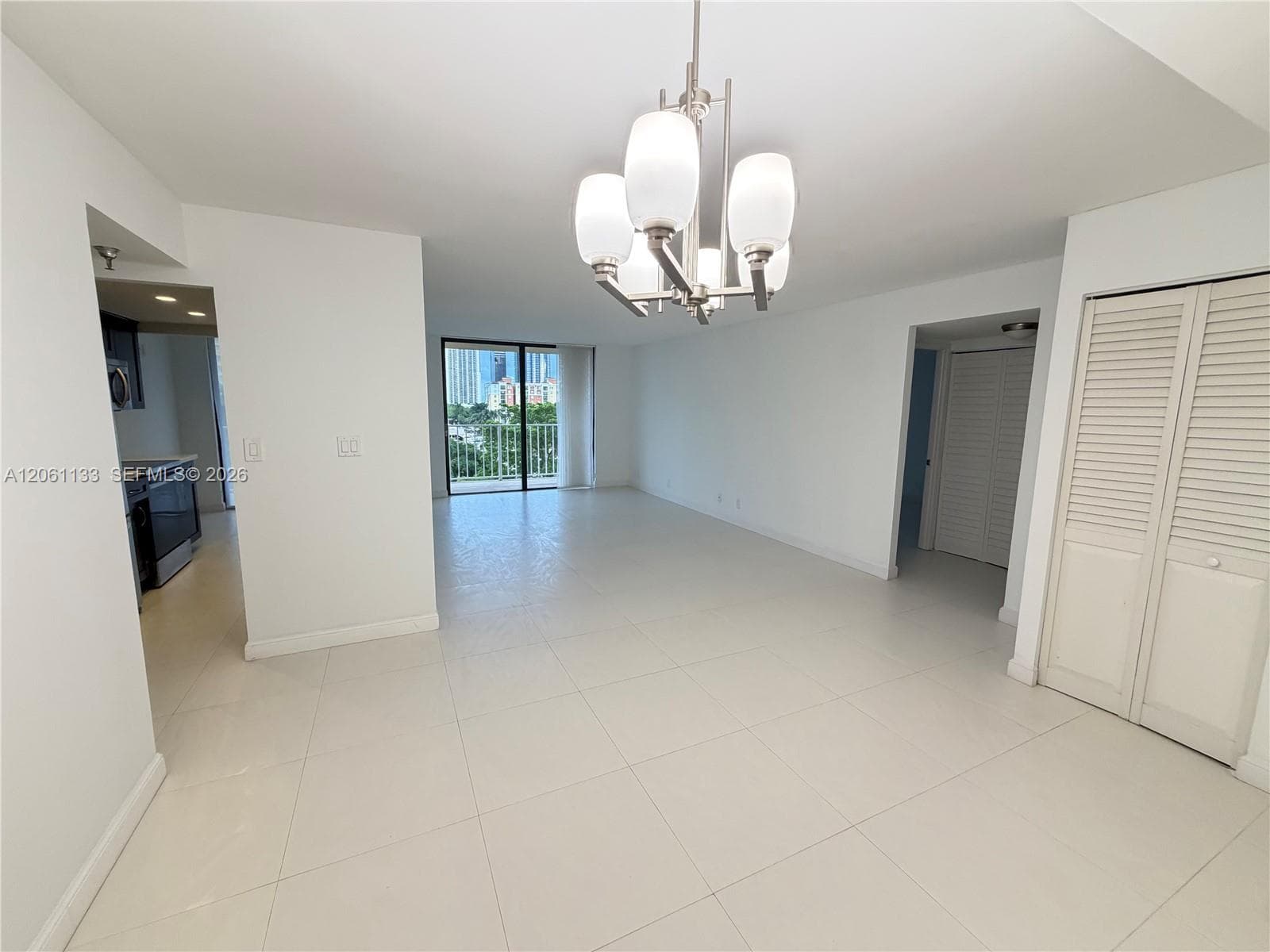 WINSTON TOWERS 700 CONDO · #617 in Sunny Isles Beach - Photo 3