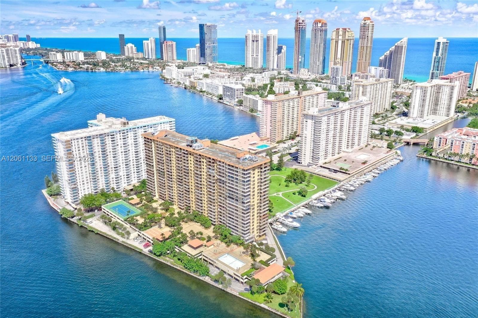 WINSTON TOWERS 700 CONDO · #617 in Sunny Isles Beach - Photo 1