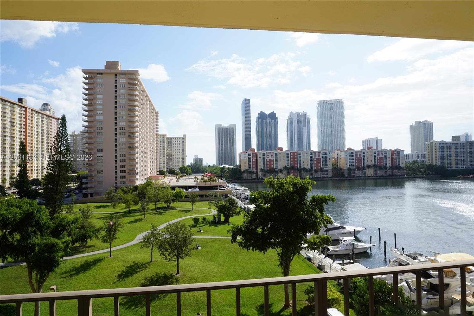 WINSTON TOWERS 700 CONDO · #617 in Sunny Isles Beach - Photo 10