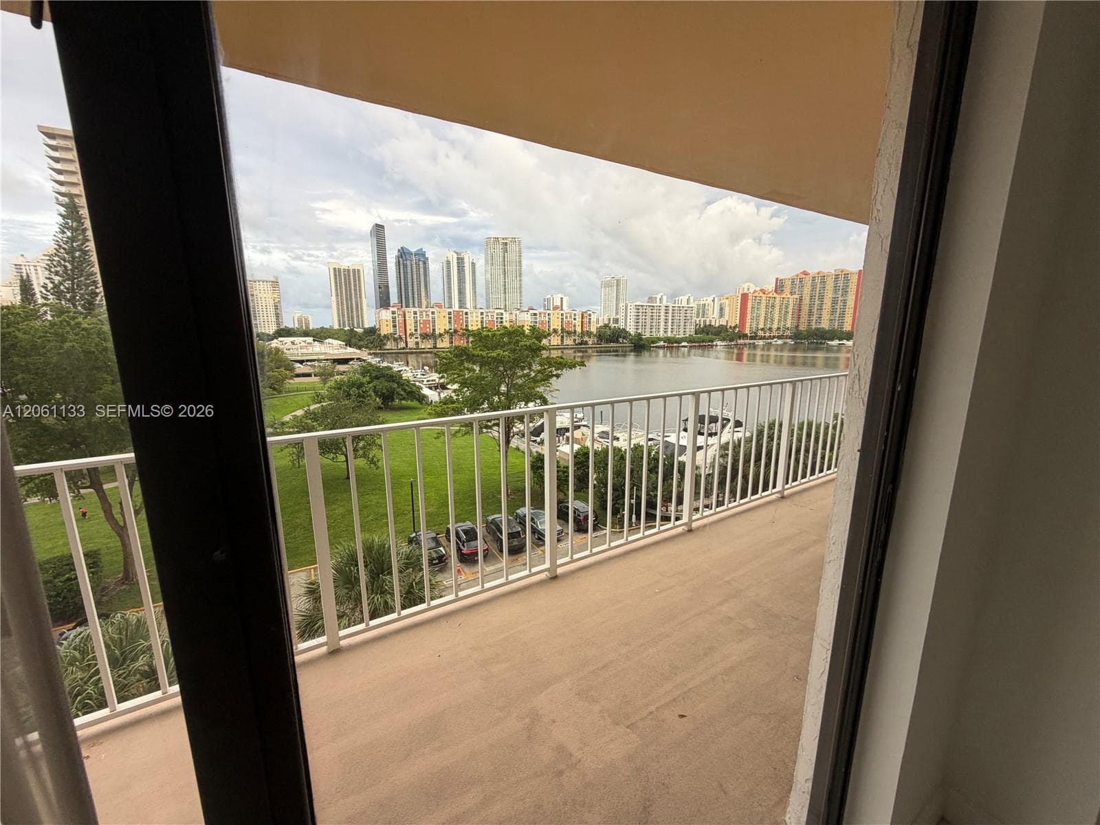 WINSTON TOWERS 700 CONDO · #617 in Sunny Isles Beach - Photo 8