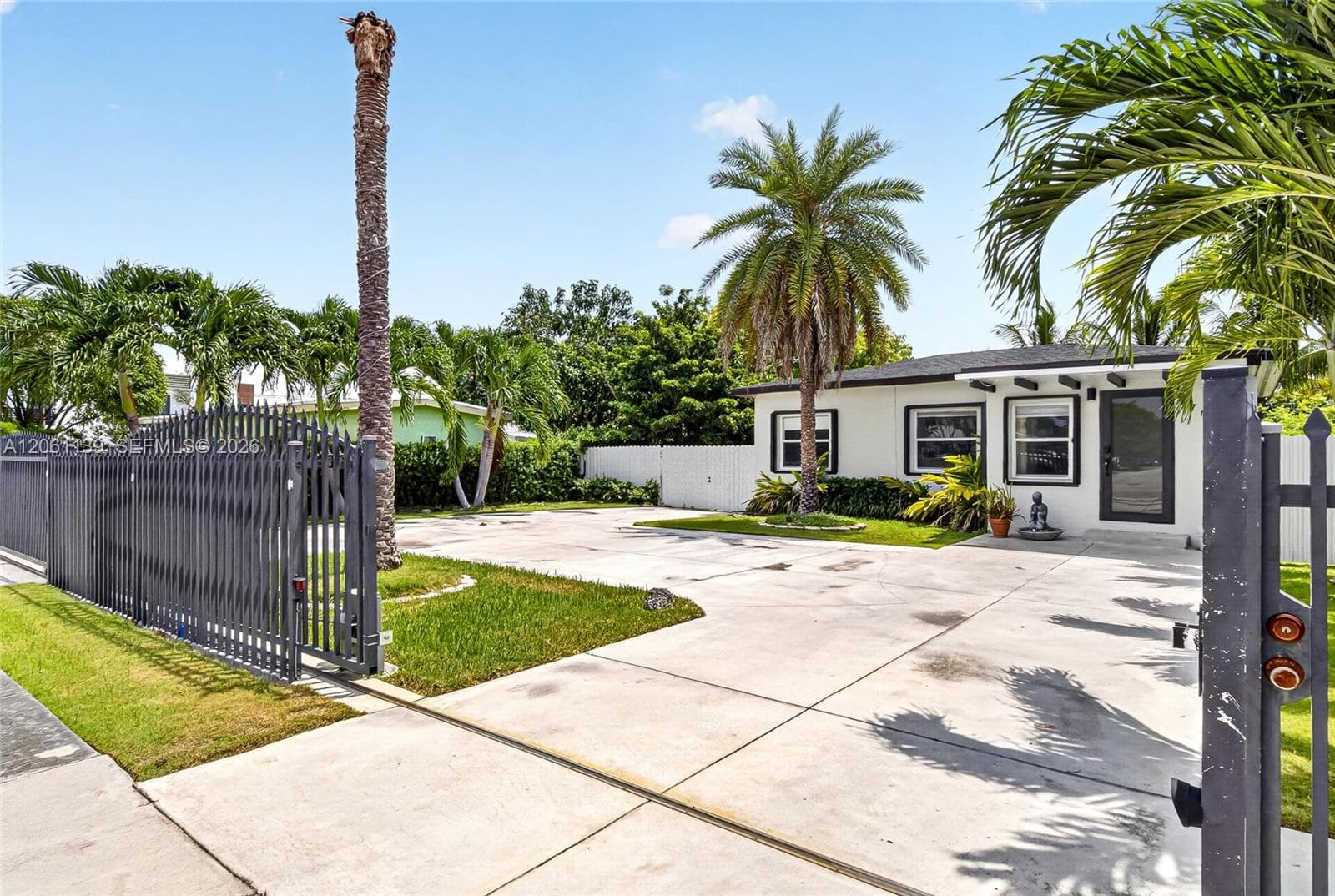 17019 SW 100th Ave photo 5