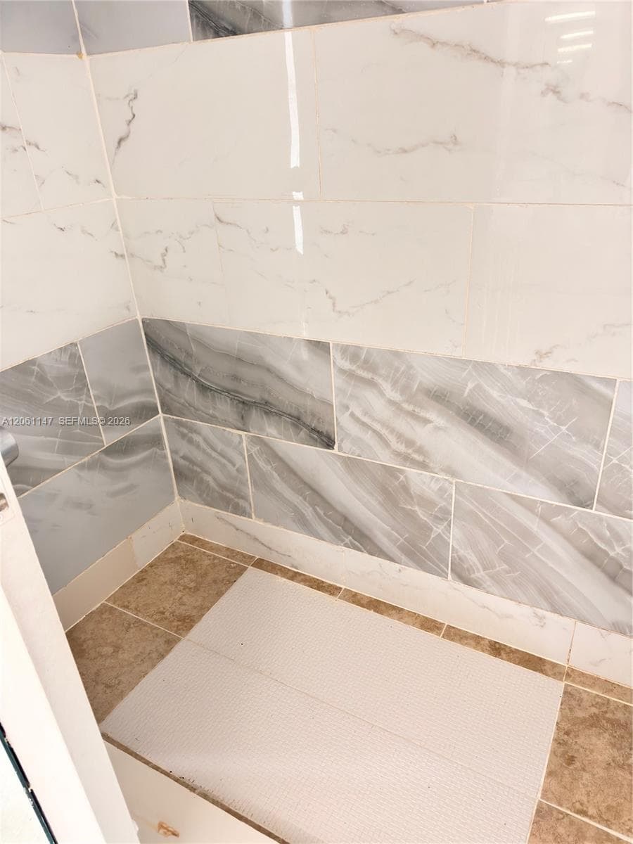 GOLDEN GATE APARTMENTS · #207 in Miami - Photo 15