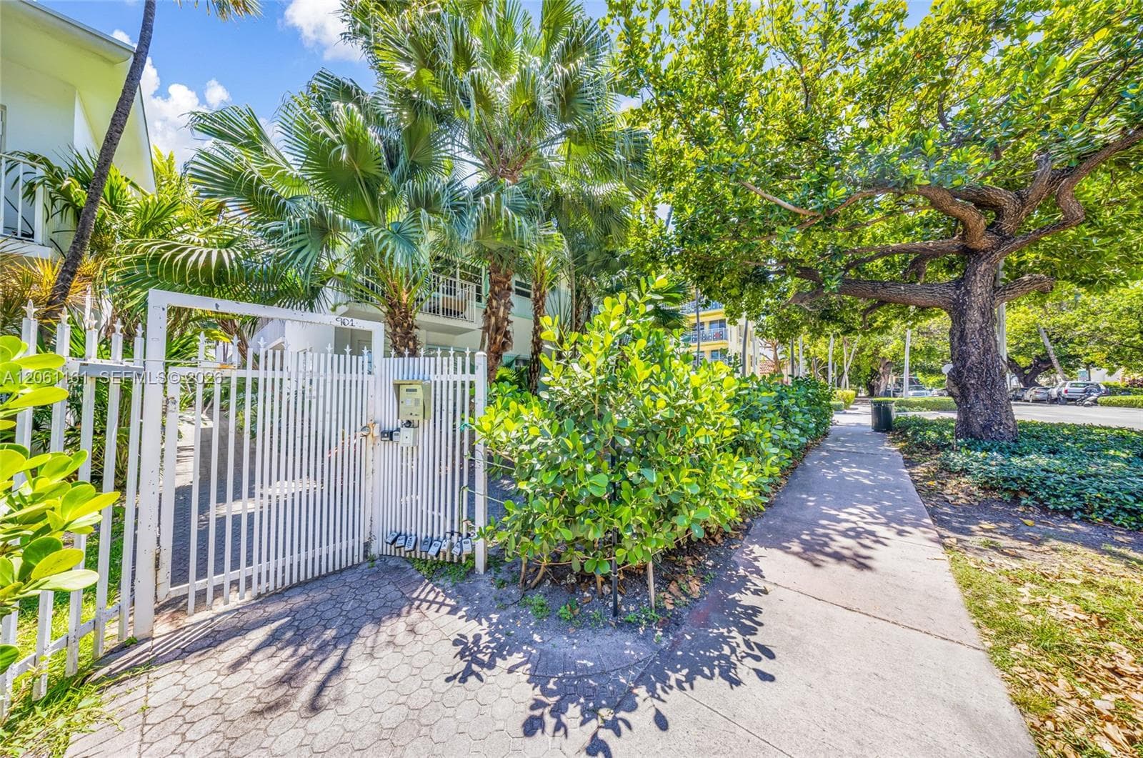 MERIDIAN COURT CONDO · #207 in Miami Beach - Photo 24