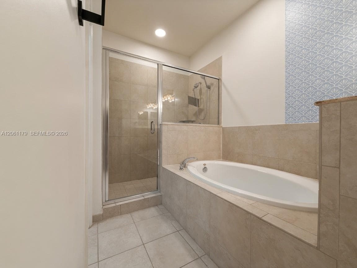 233 NE 23rd Ter photo 26