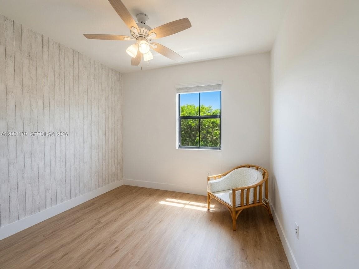 233 NE 23rd Ter photo 19