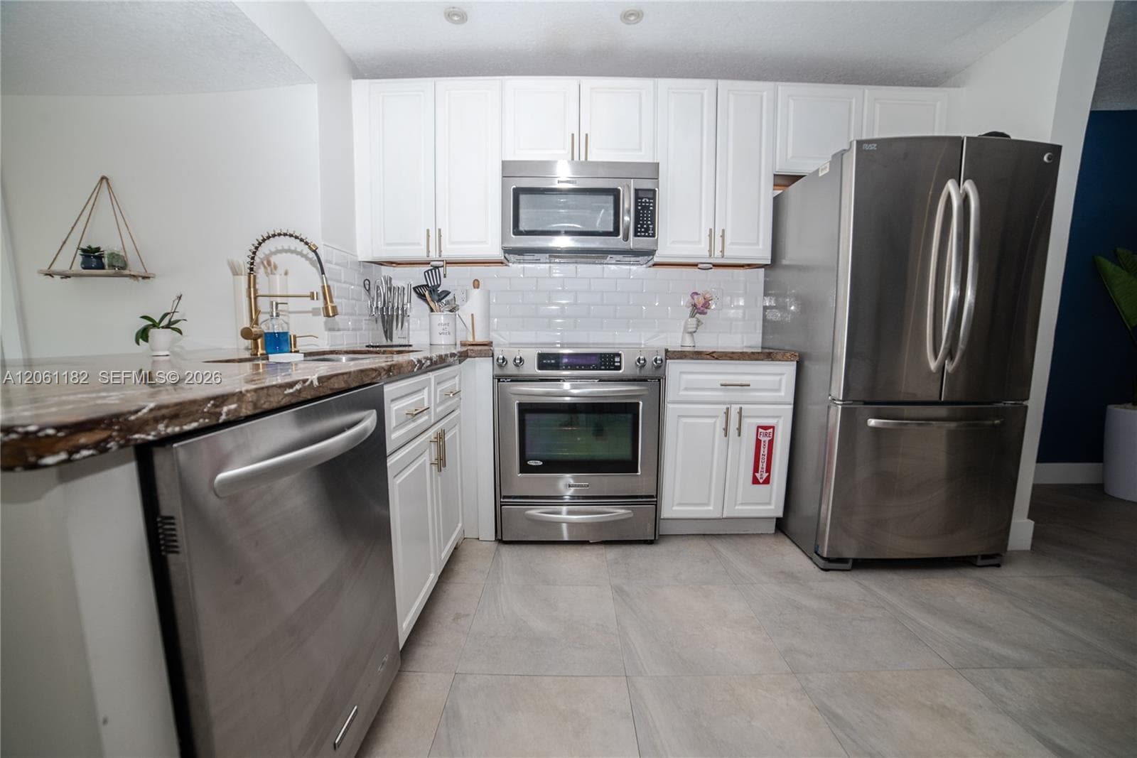 1725 SW 30th St photo 14
