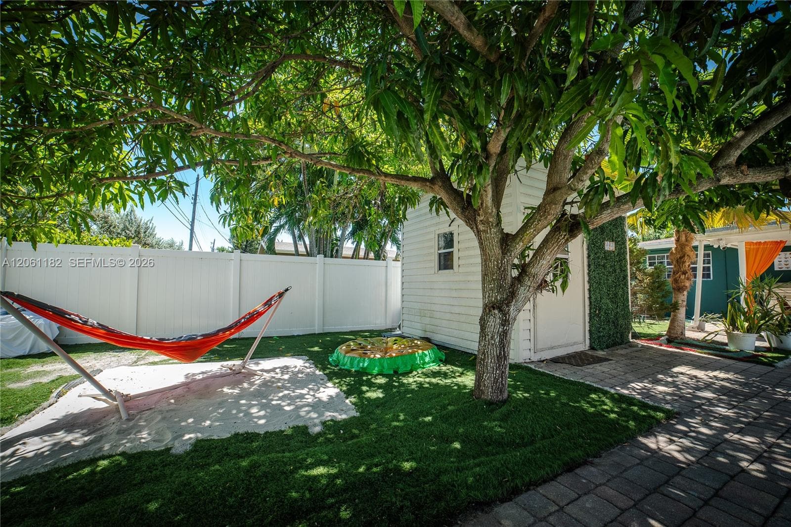 1725 SW 30th St photo 40