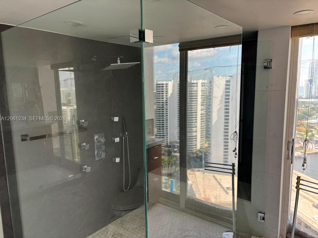 TURNBERRY TOWERS CONDO · #26E in Aventura - Photo 32