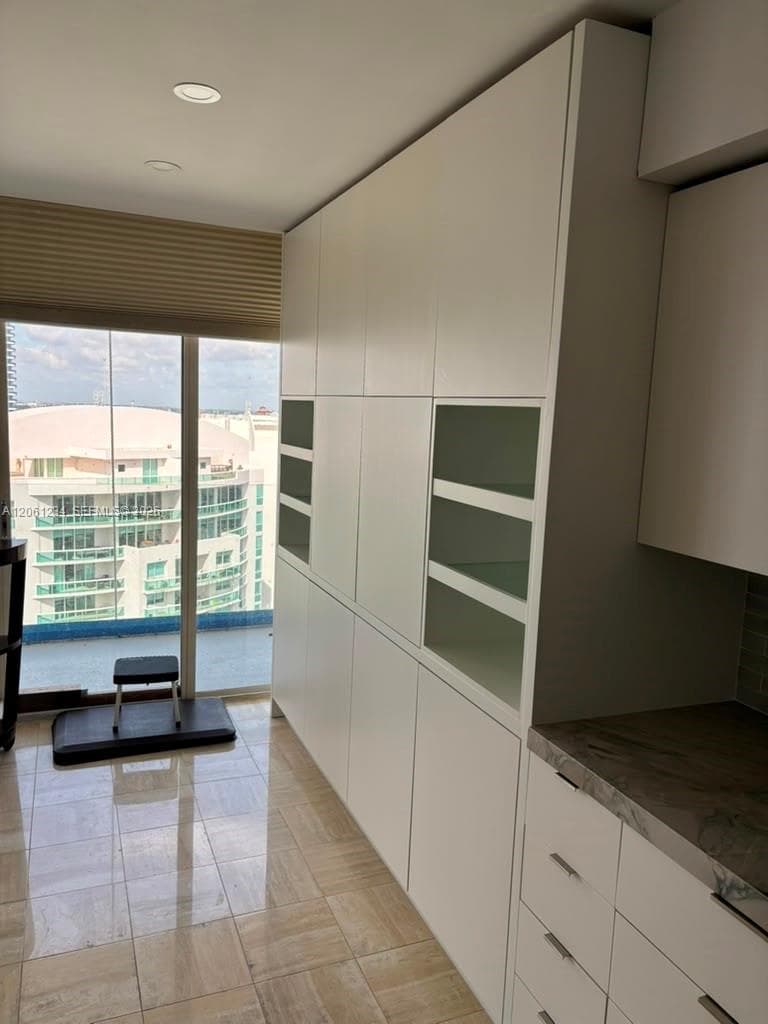 TURNBERRY TOWERS CONDO · #26E in Aventura - Photo 10