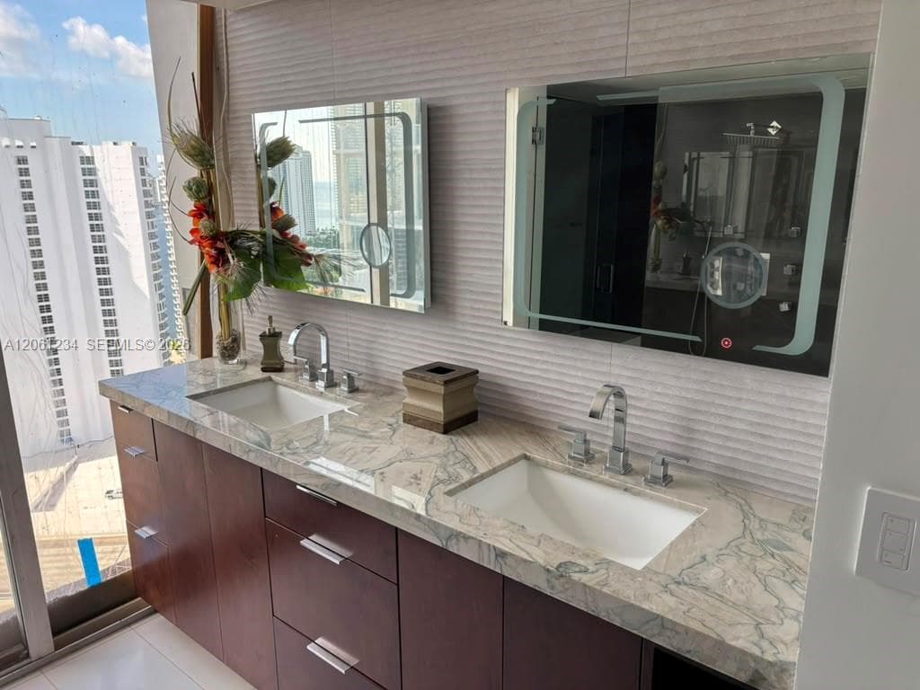 TURNBERRY TOWERS CONDO · #26E in Aventura - Photo 33