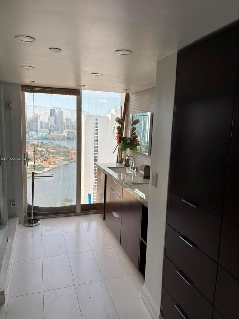 TURNBERRY TOWERS CONDO · #26E in Aventura - Photo 35