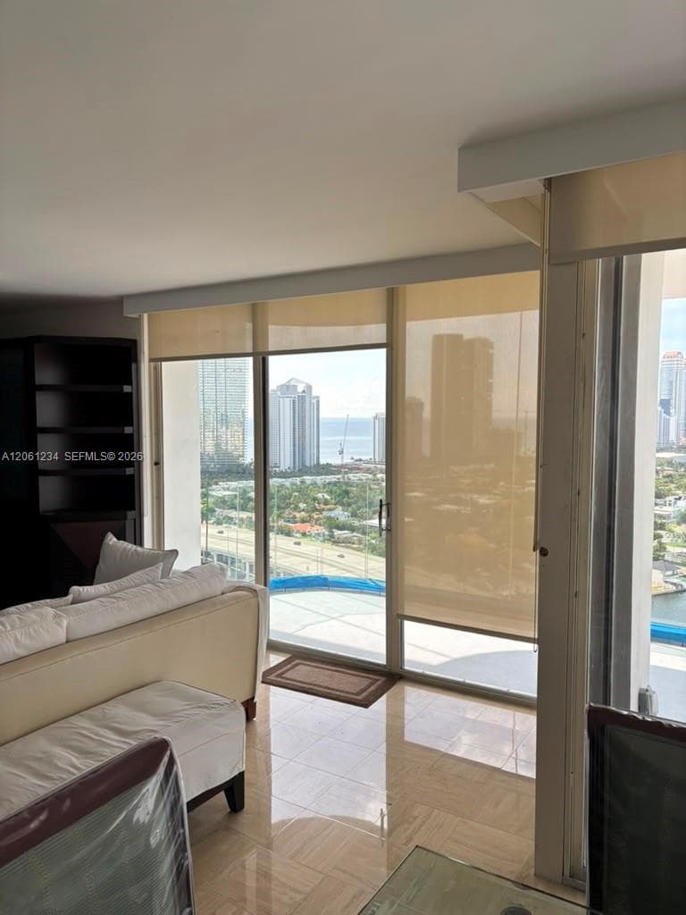 TURNBERRY TOWERS CONDO · #26E in Aventura - Photo 4