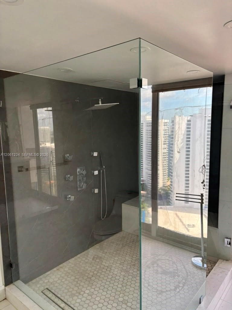 TURNBERRY TOWERS CONDO · #26E in Aventura - Photo 21
