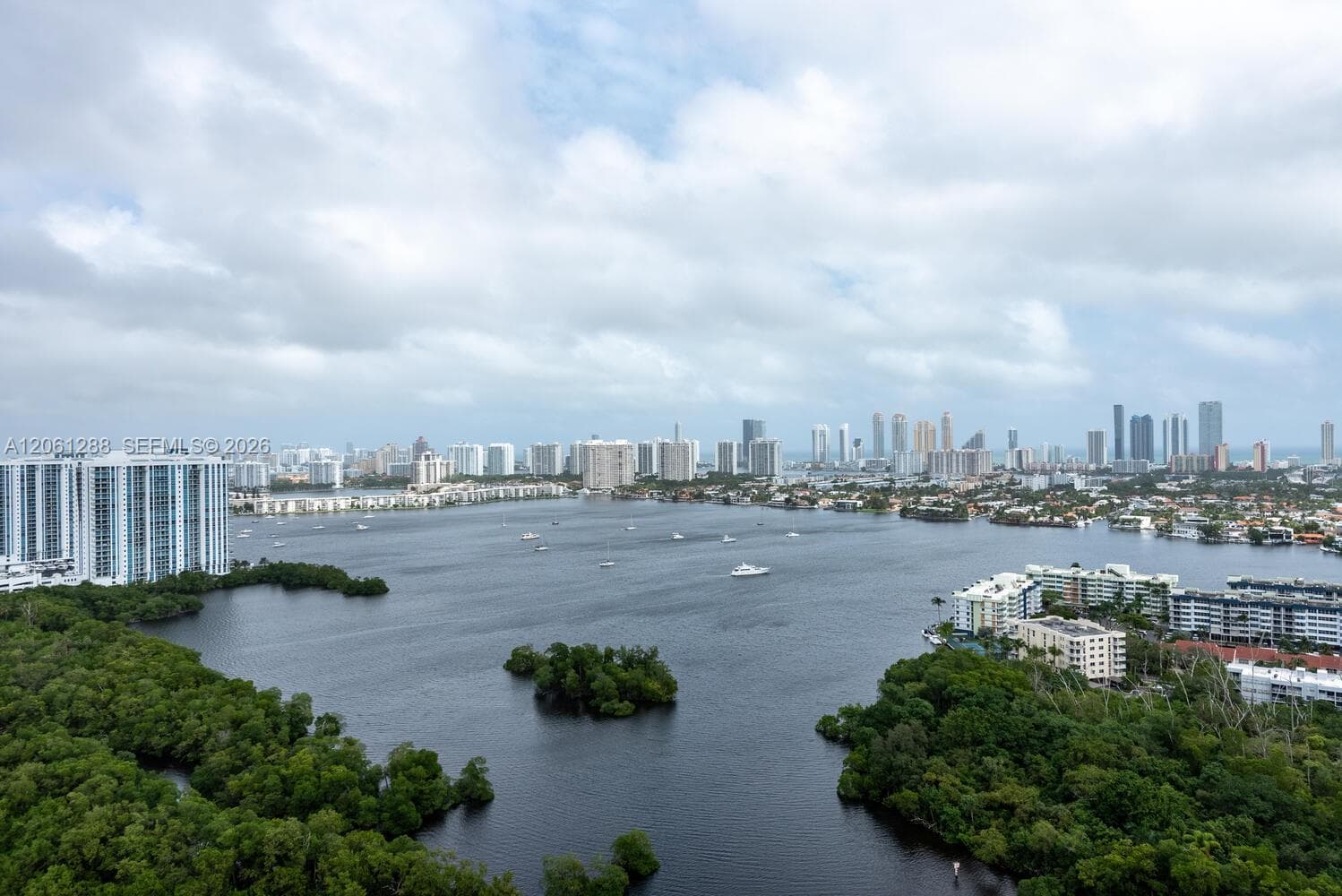 THE HARBOUR NORTH CONDO · #2904 in North Miami Beach - Photo 2