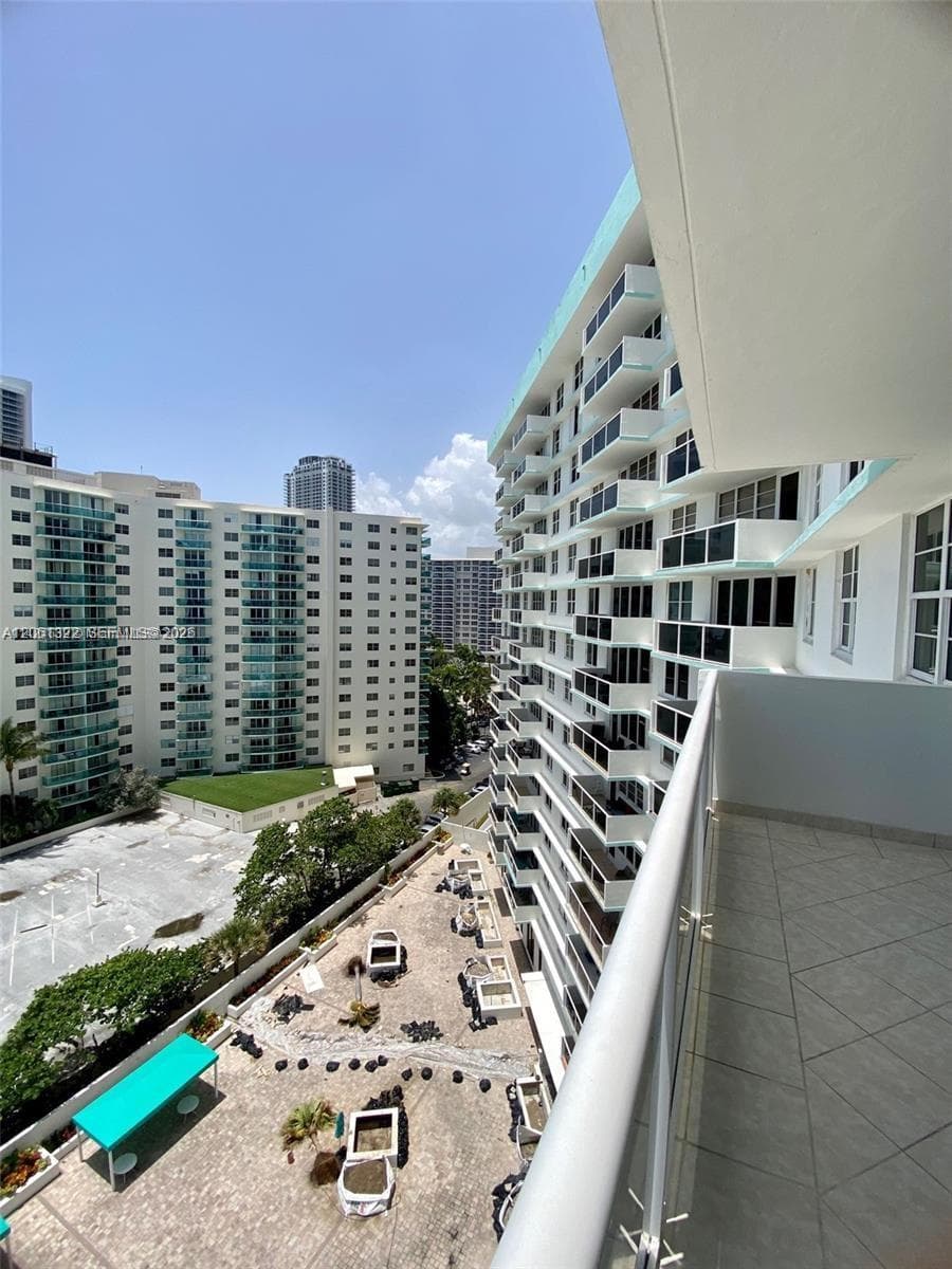 SEA AIR TOWERS CONDO · #1108 in Hollywood - Photo 26