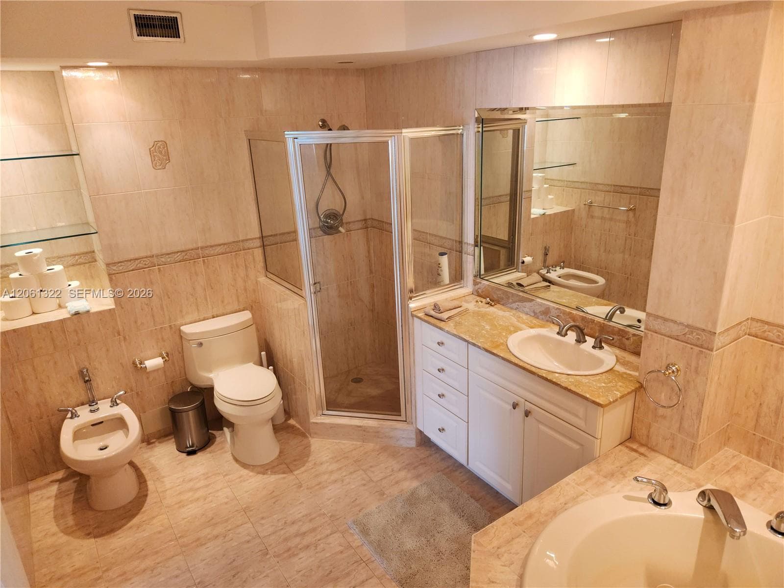 SEA AIR TOWERS CONDO · #1108 in Hollywood - Photo 18