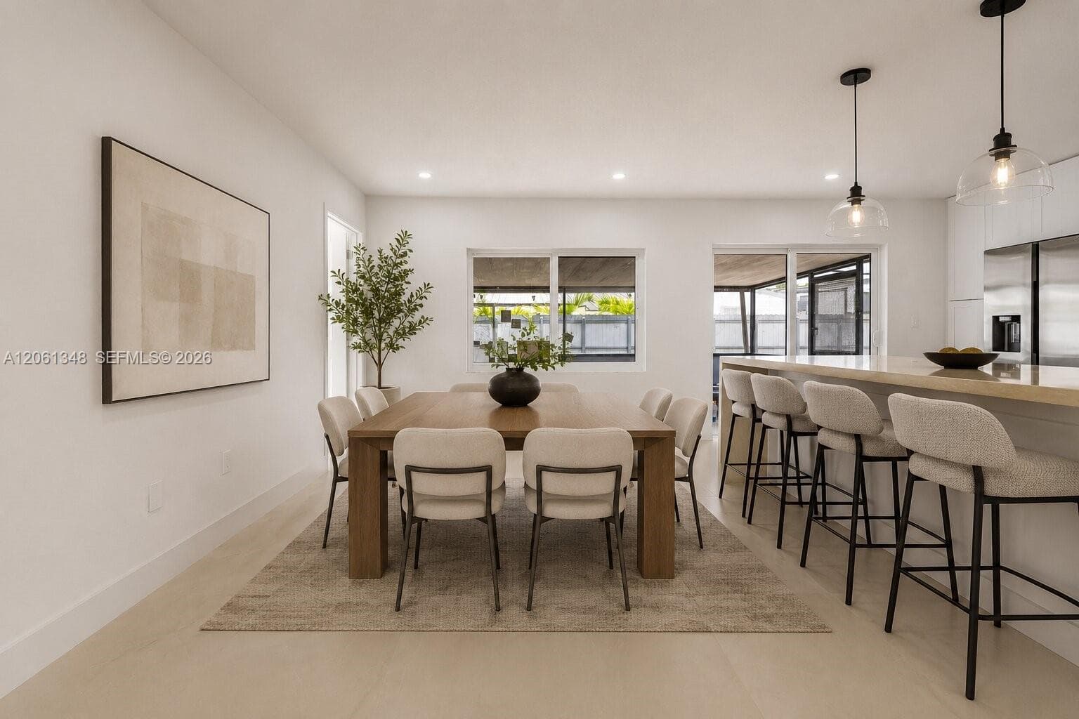 Virtually staged dining