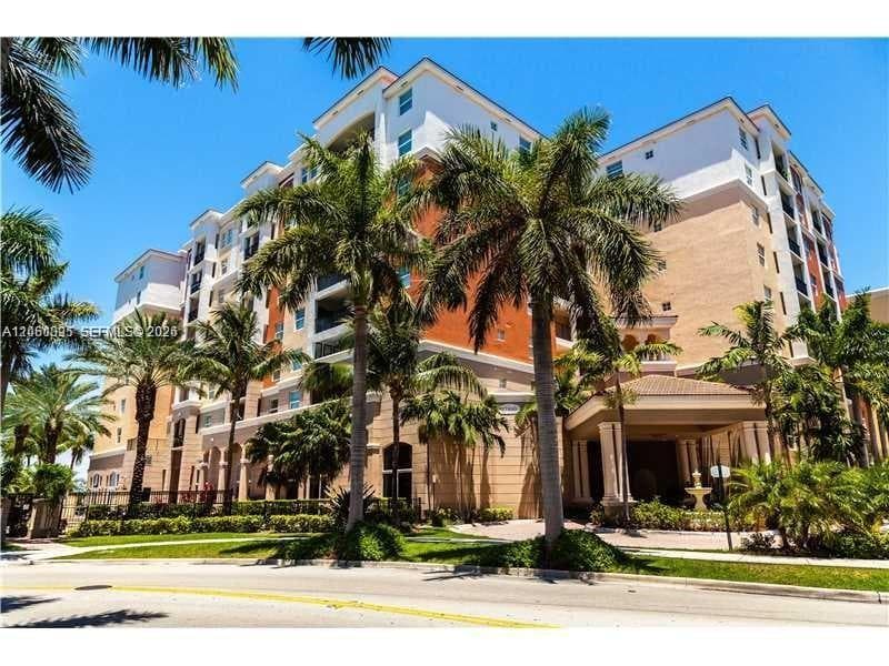 Porto Bellagio · #1309 in Sunny Isles Beach - Photo 2