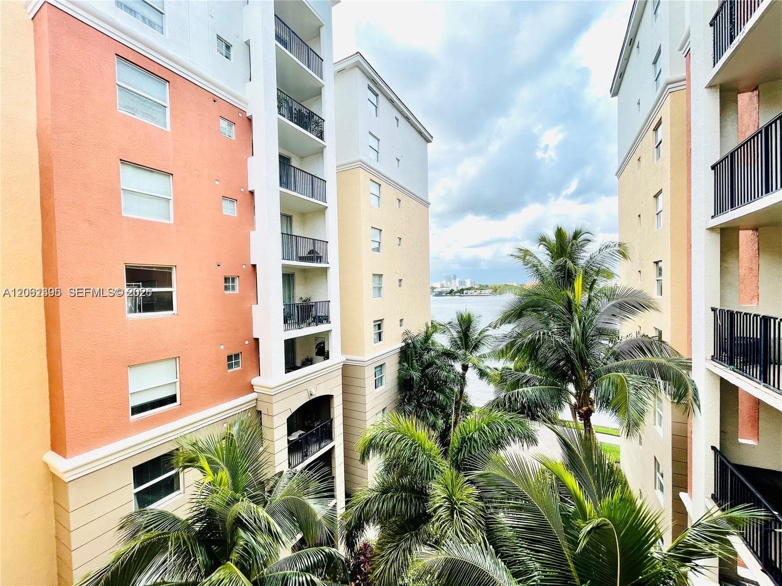 Porto Bellagio · #1309 in Sunny Isles Beach - Photo 7
