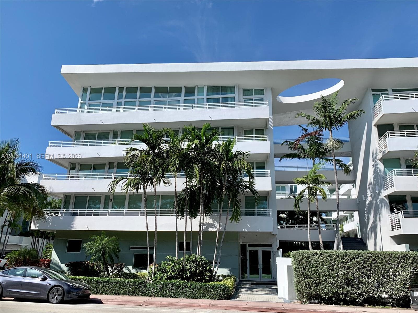 Rond Point Condominium · #309 in Miami Beach - Photo 2