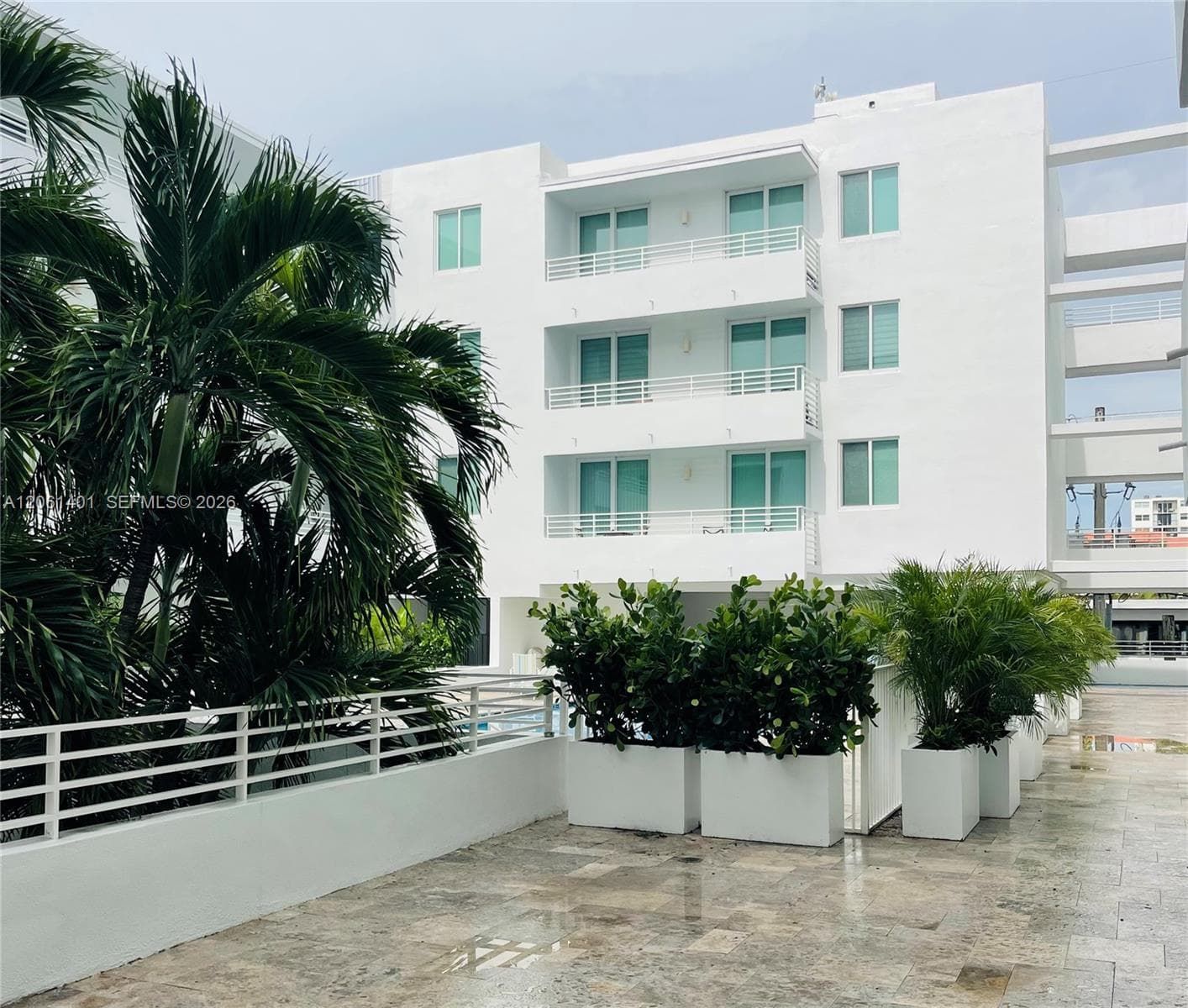 Rond Point Condominium · #309 in Miami Beach - Photo 49