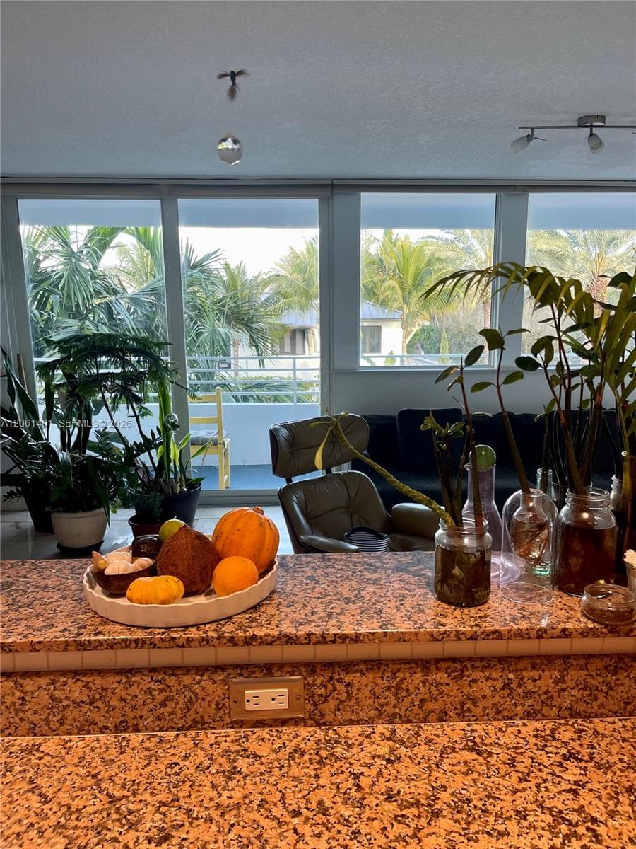 Rond Point Condominium · #309 in Miami Beach - Photo 18