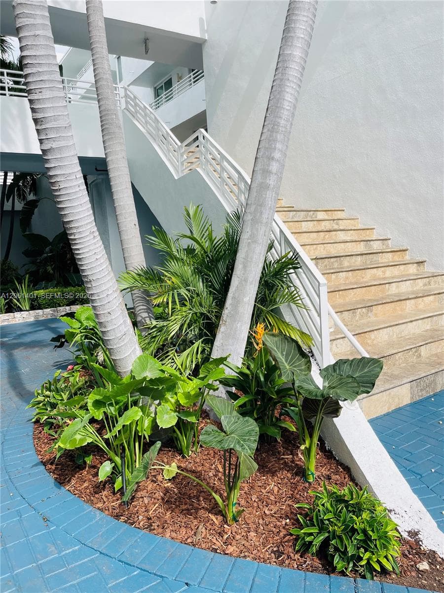 Rond Point Condominium · #309 in Miami Beach - Photo 48