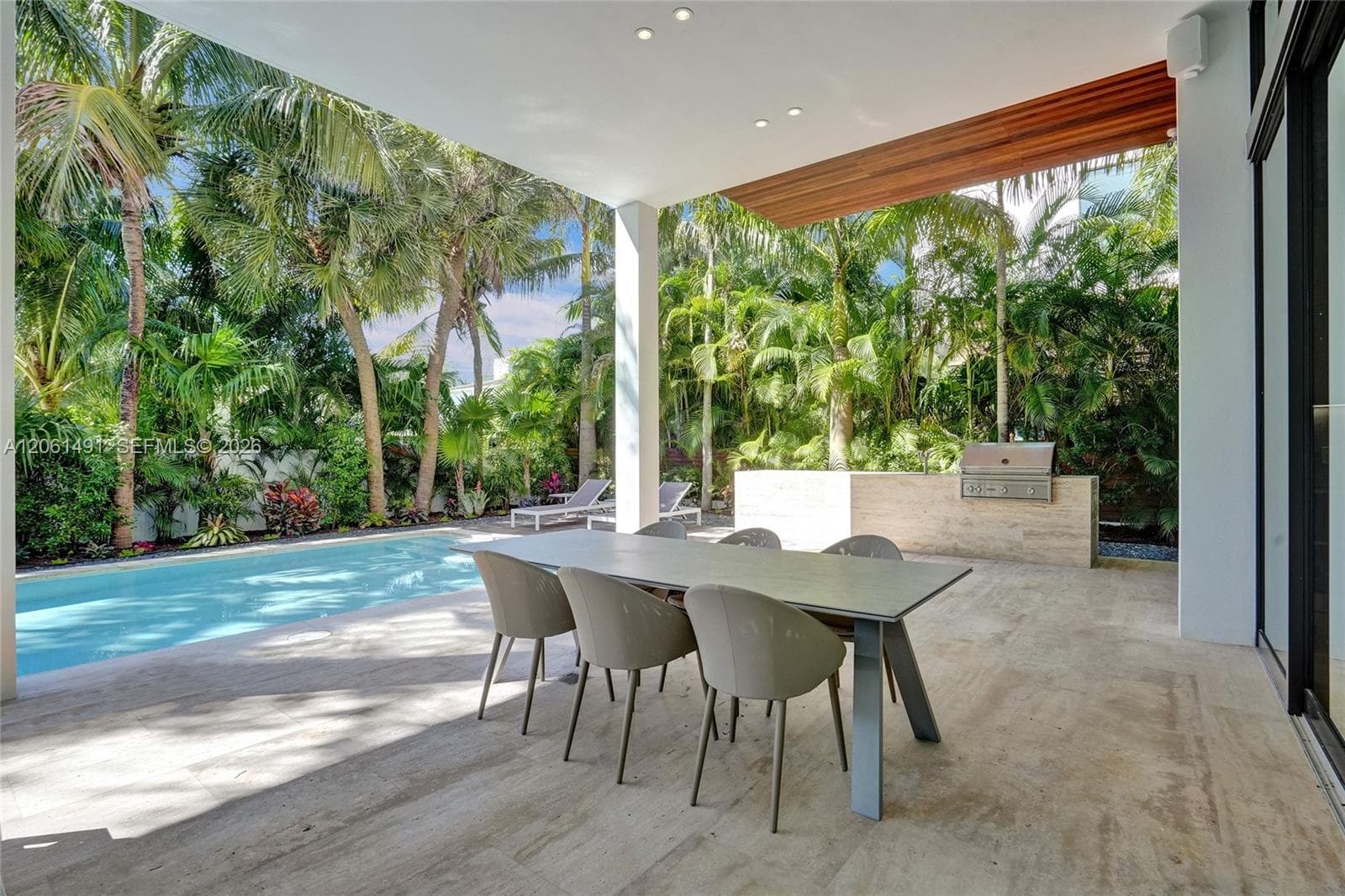 240 Ocean Blvd photo 27