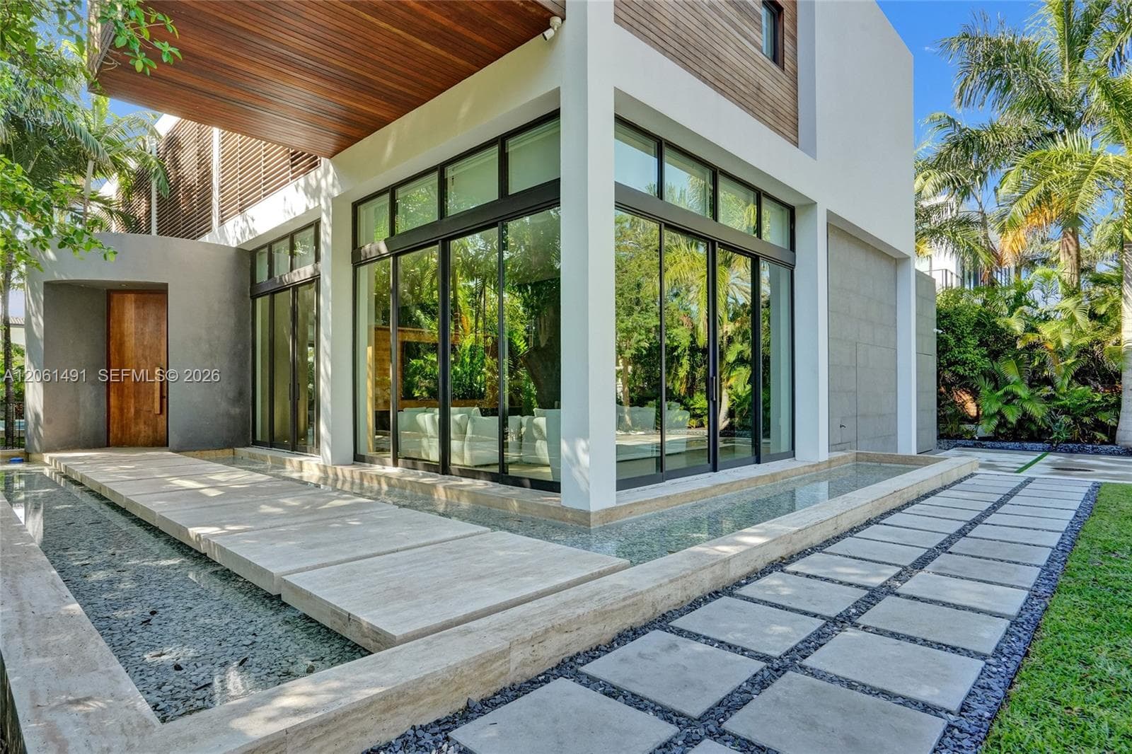 240 Ocean Blvd photo 6