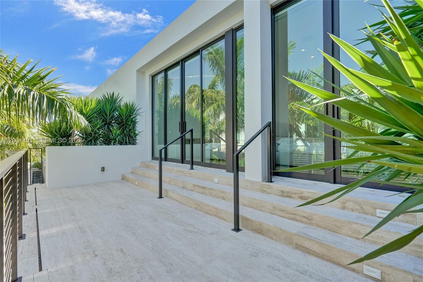 240 Ocean Blvd photo 119