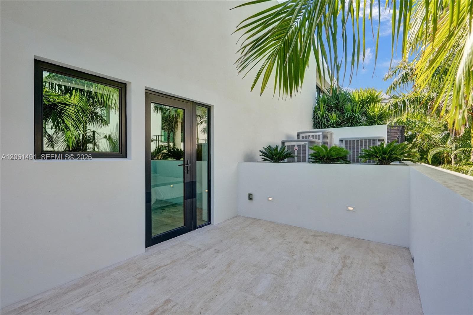 240 Ocean Blvd photo 101