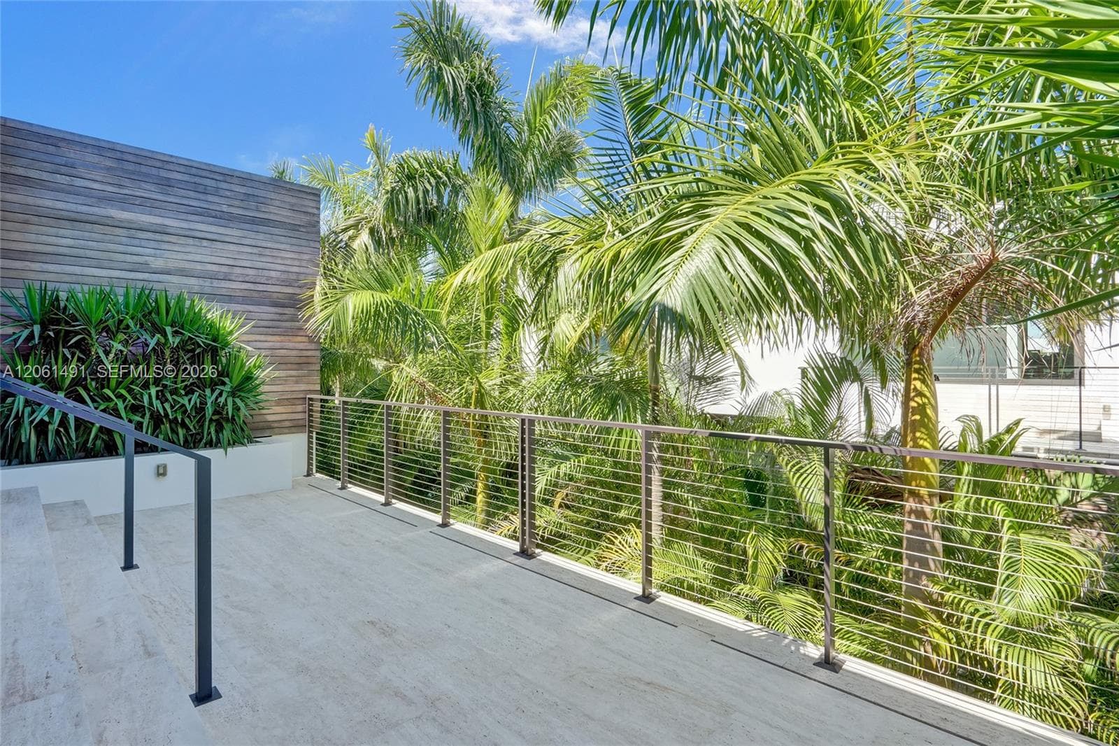 240 Ocean Blvd photo 121