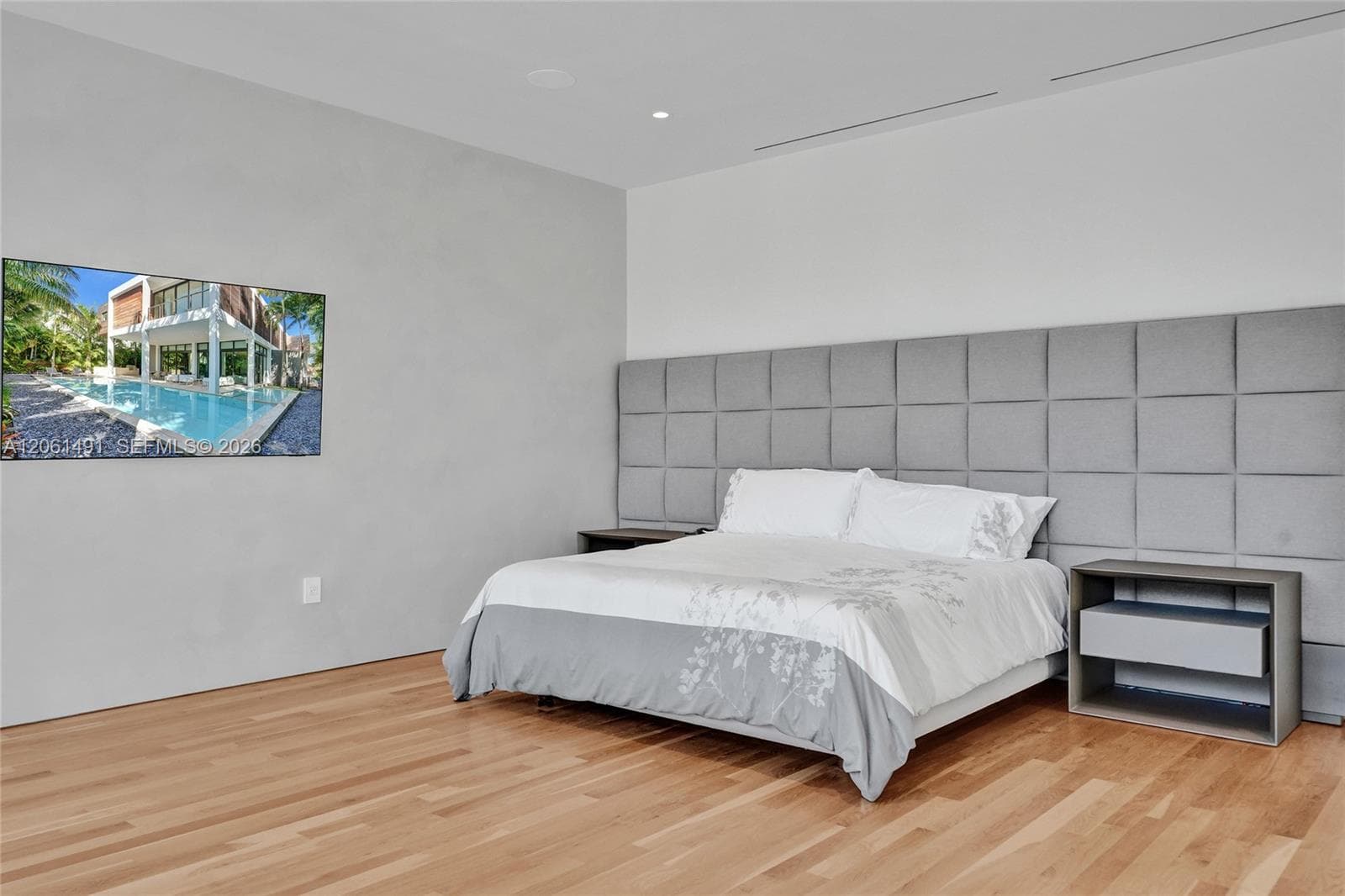 240 Ocean Blvd photo 71