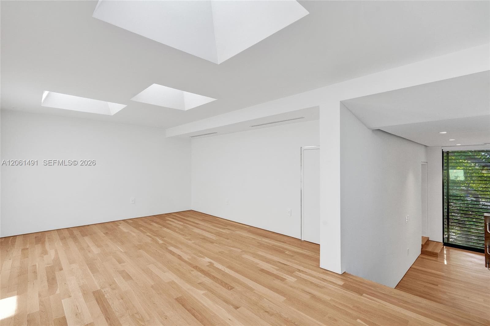 240 Ocean Blvd photo 89