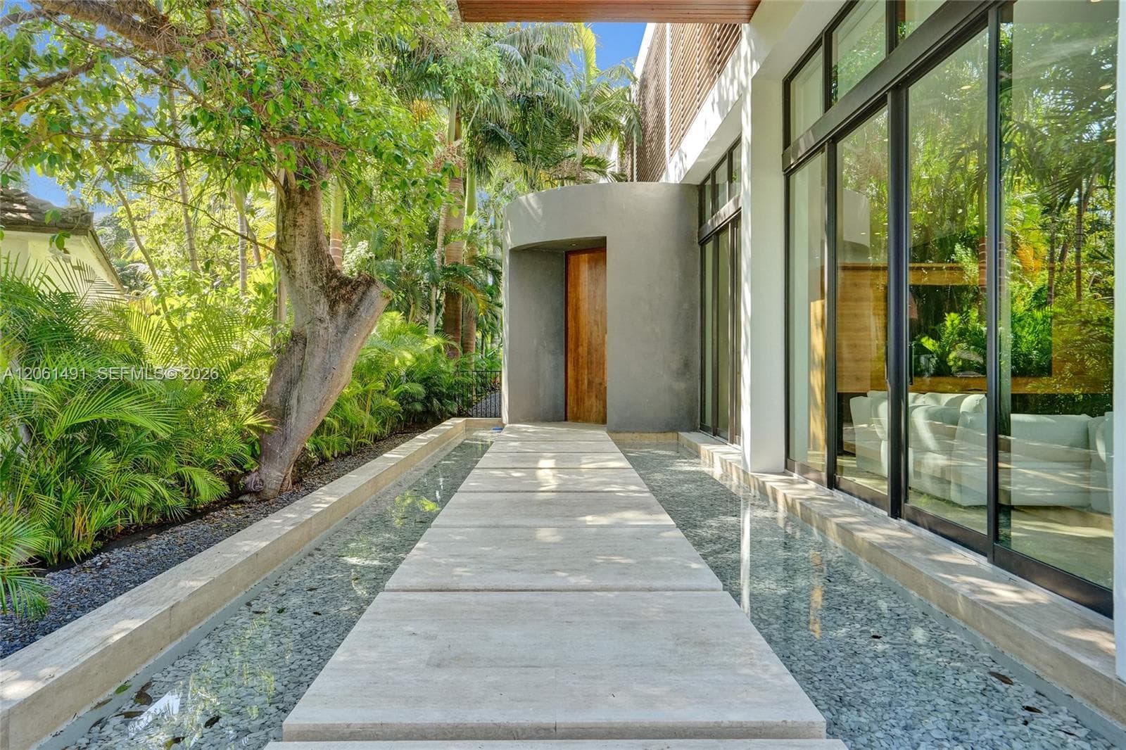 240 Ocean Blvd photo 10