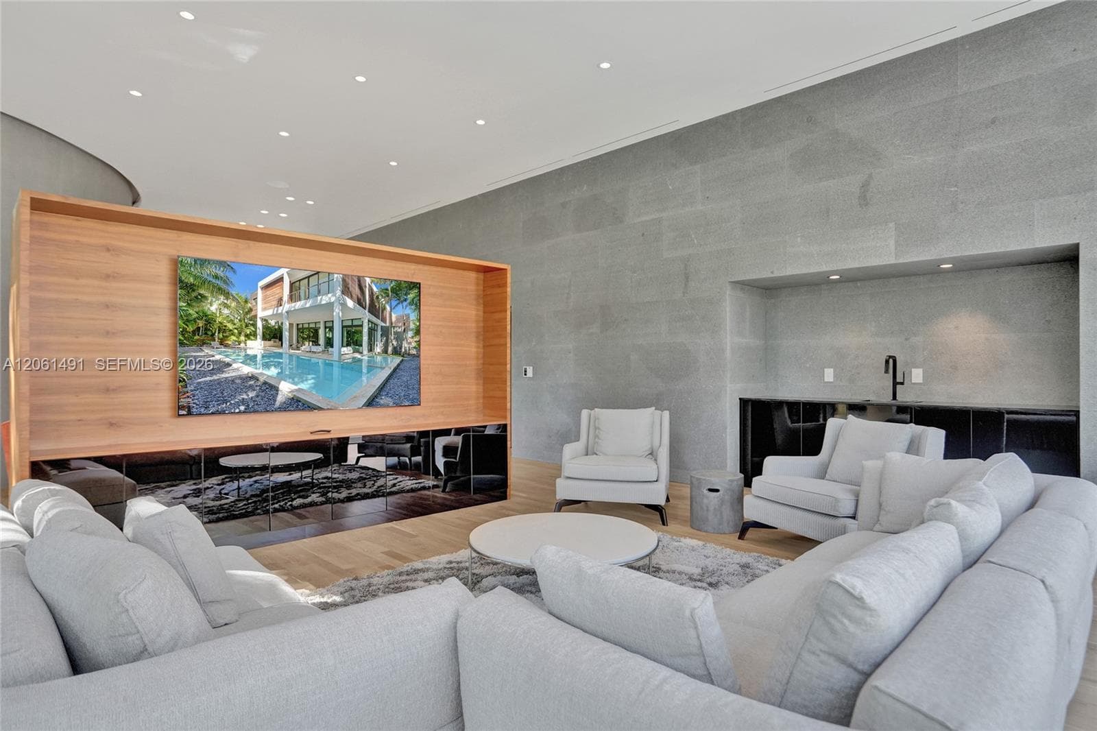 240 Ocean Blvd photo 49