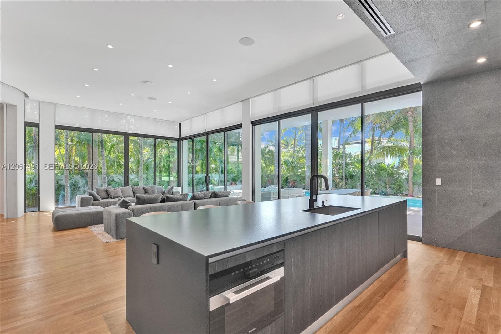 240 Ocean Blvd photo 45