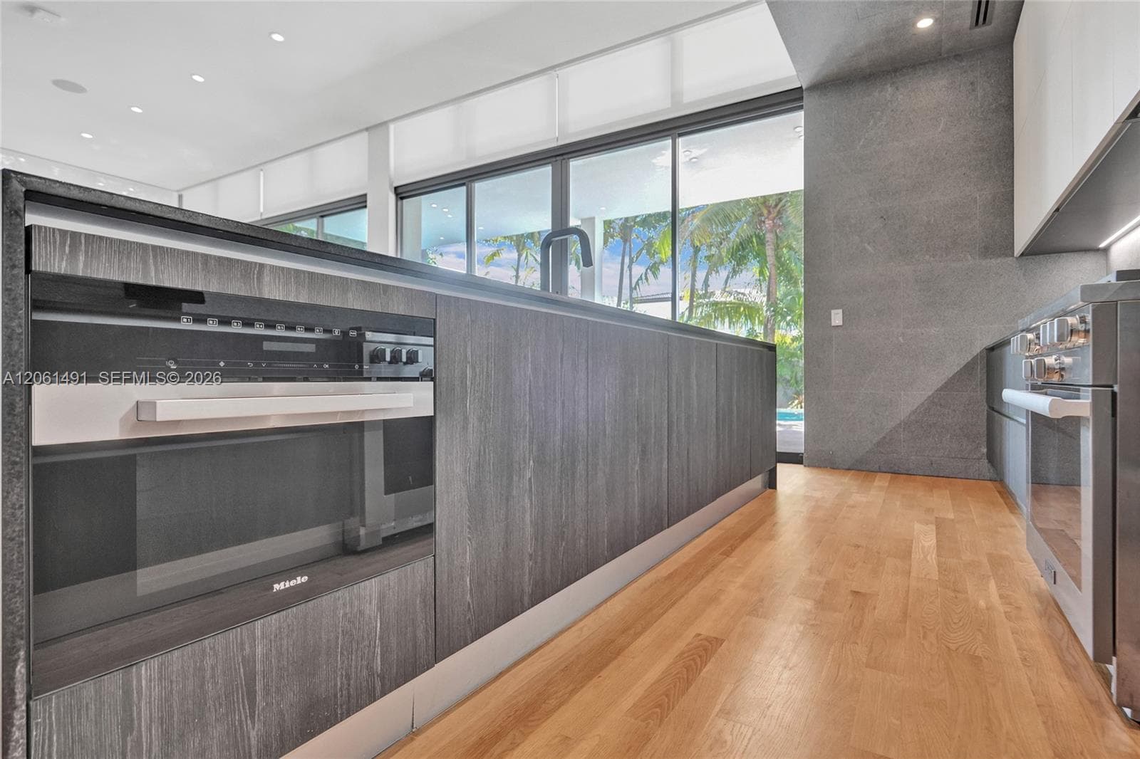 240 Ocean Blvd photo 44