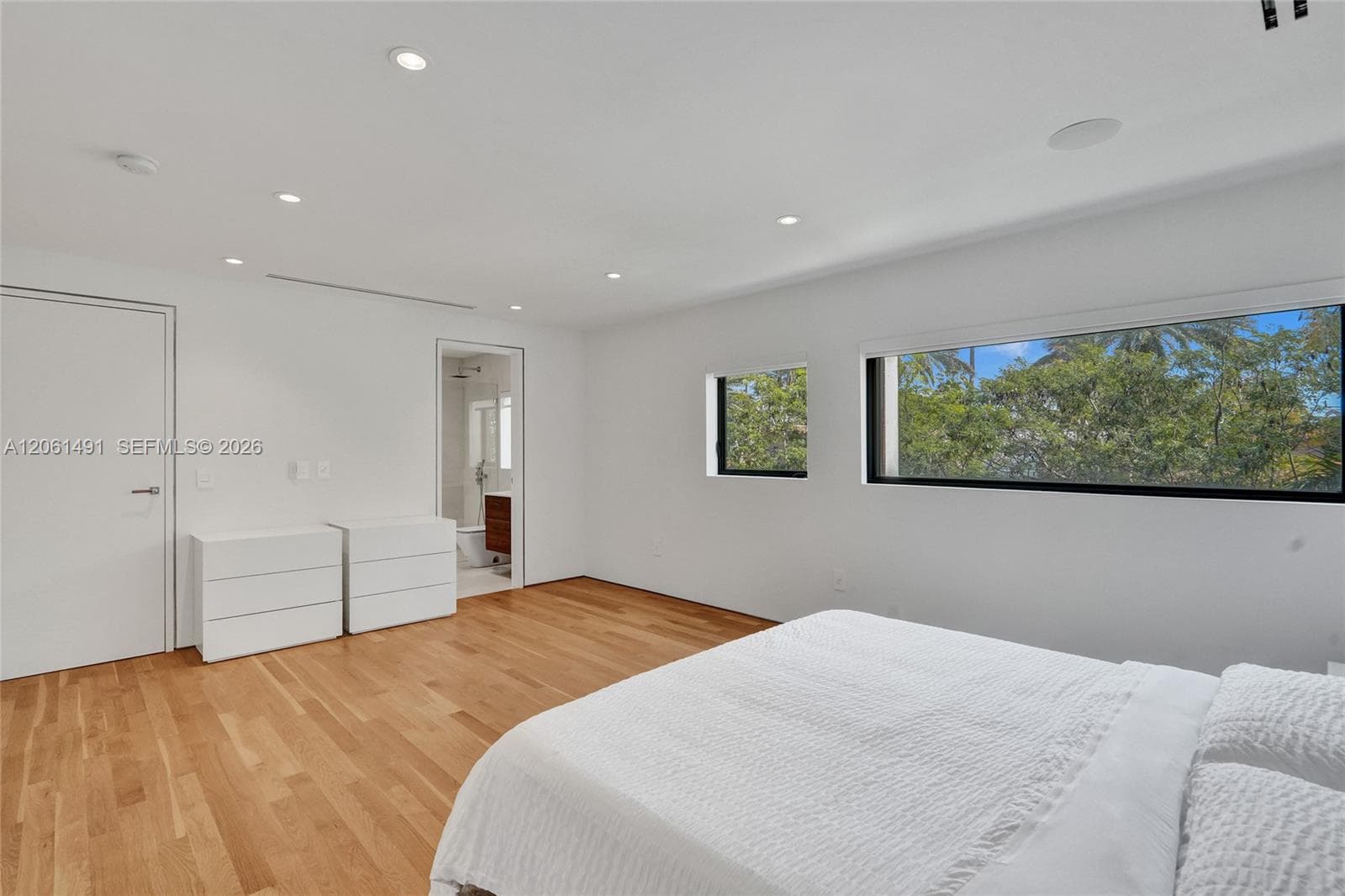 240 Ocean Blvd photo 93