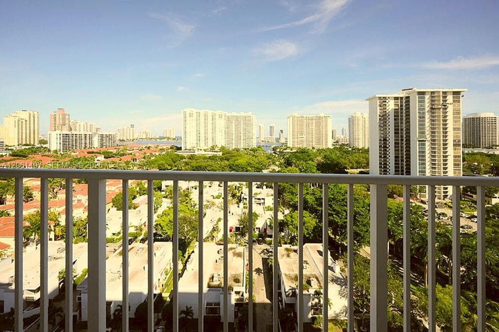 ADMIRAL'S PORT · #1609E in Aventura - Photo 1