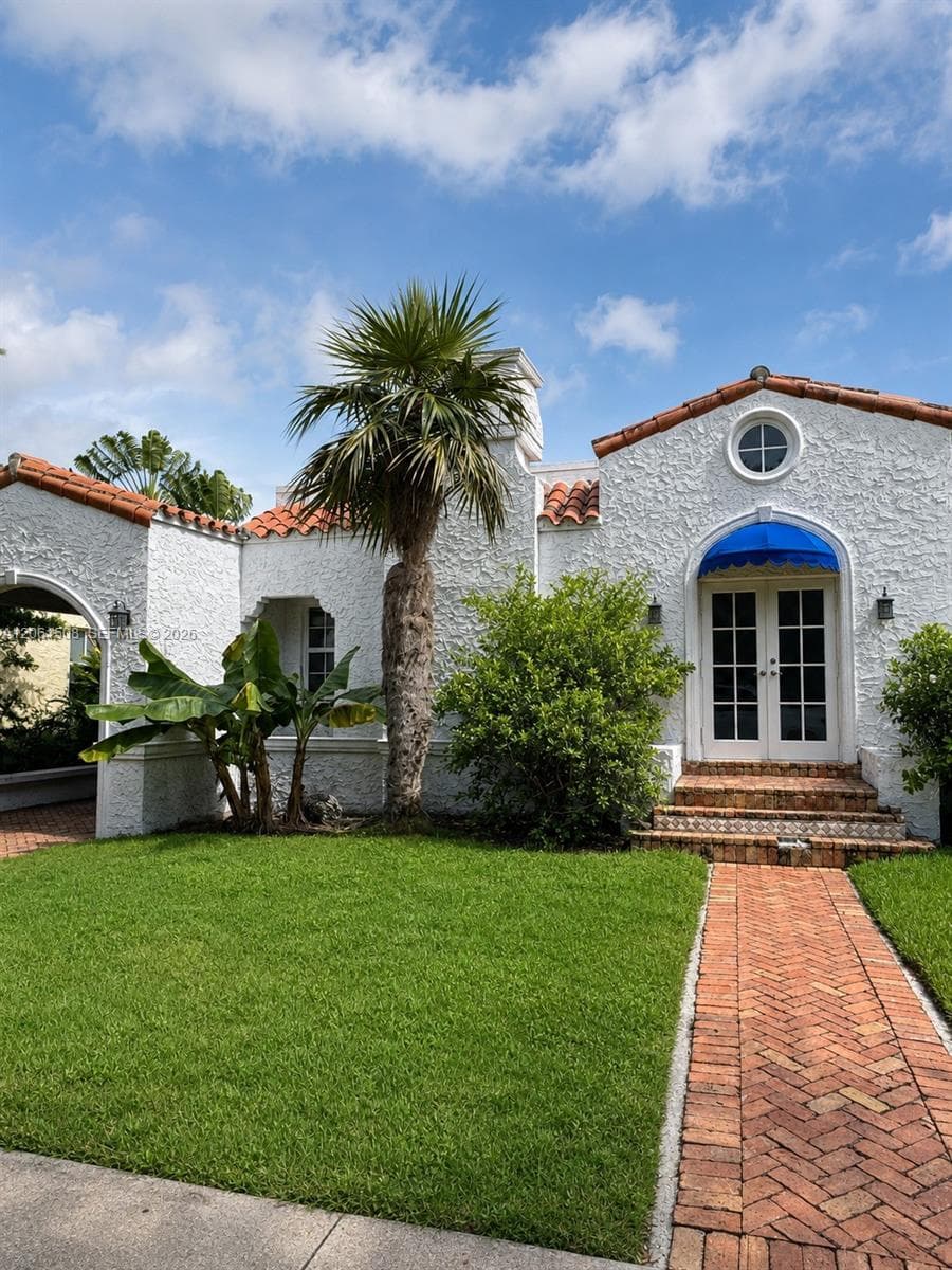 231 Viscaya Ave photo 1
