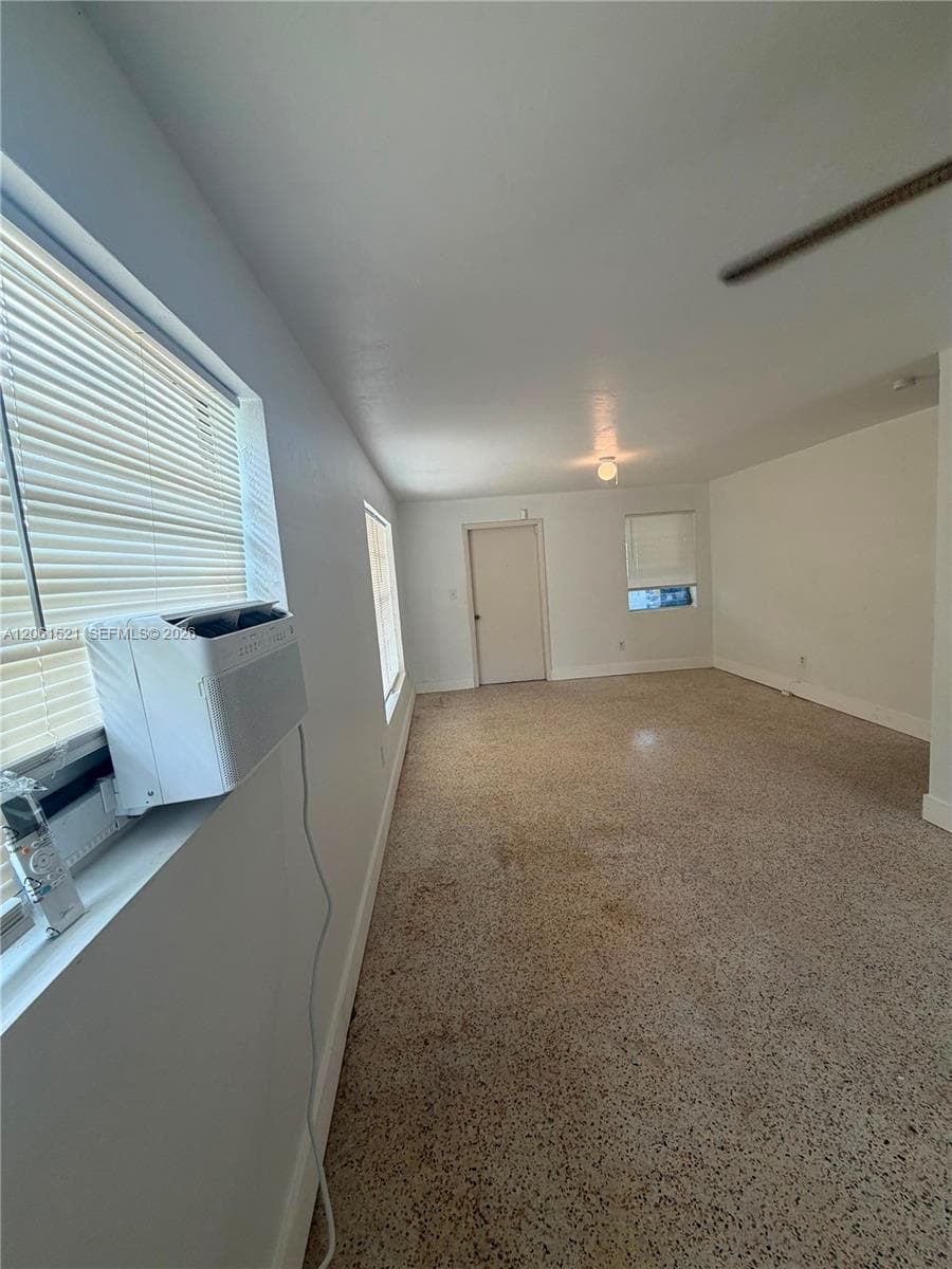 11530 SW 136th St photo 2