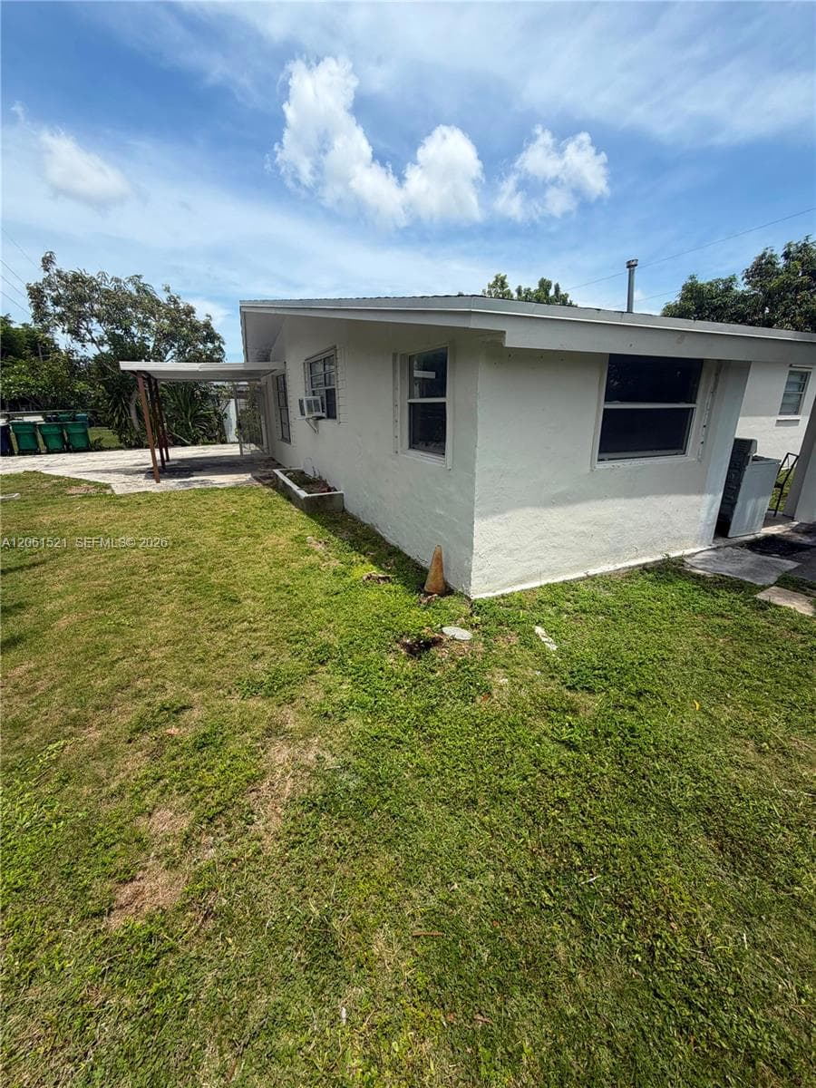 11530 SW 136th St photo 4