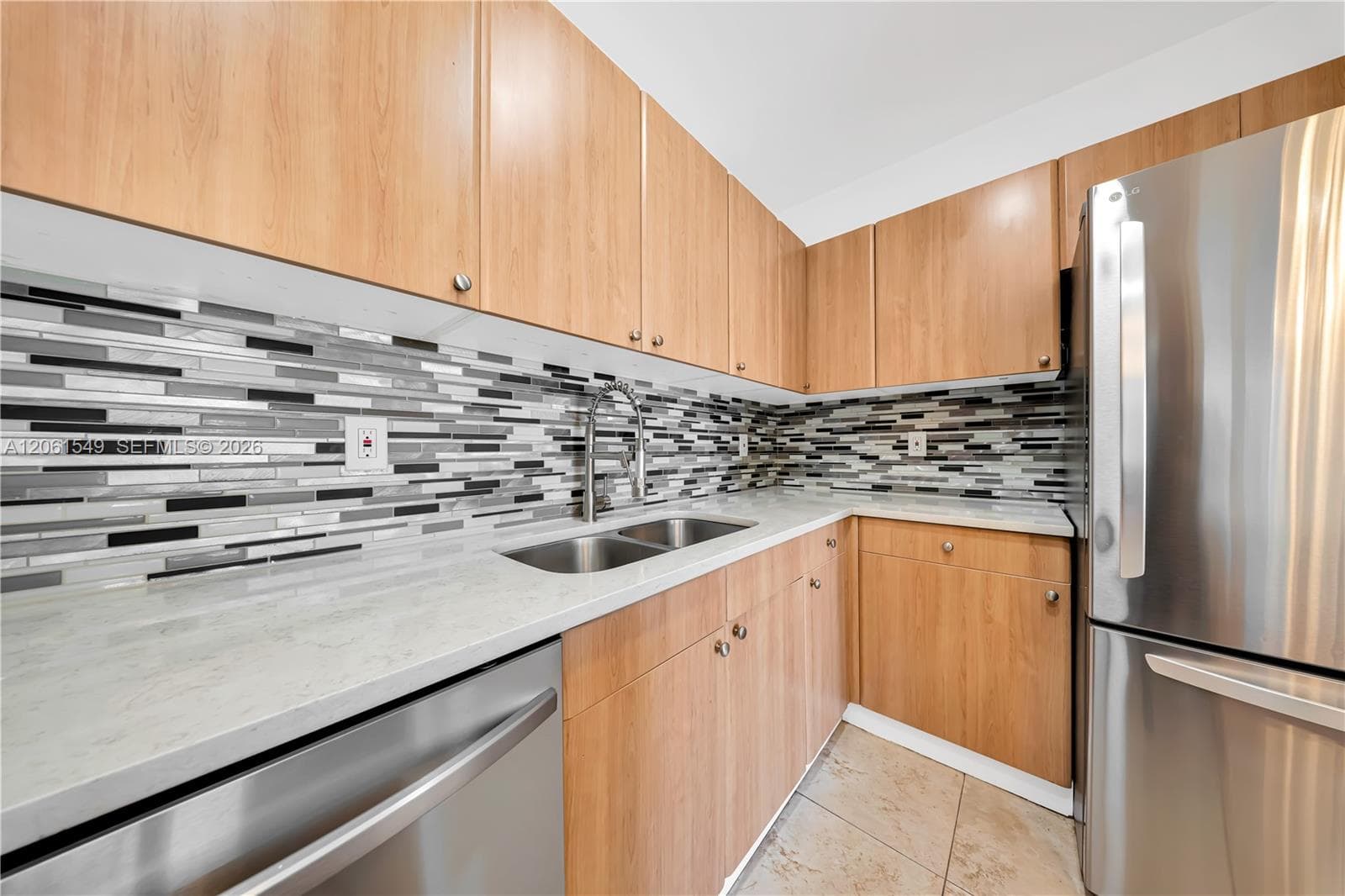 BAY COURT · #16 in Miami Beach - Photo 23