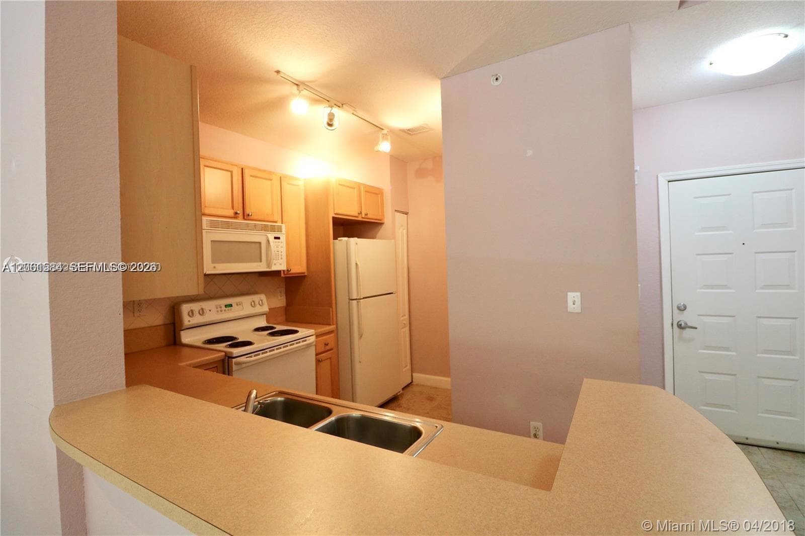 VALENCIA CONDO · #117 in South Miami - Photo 2