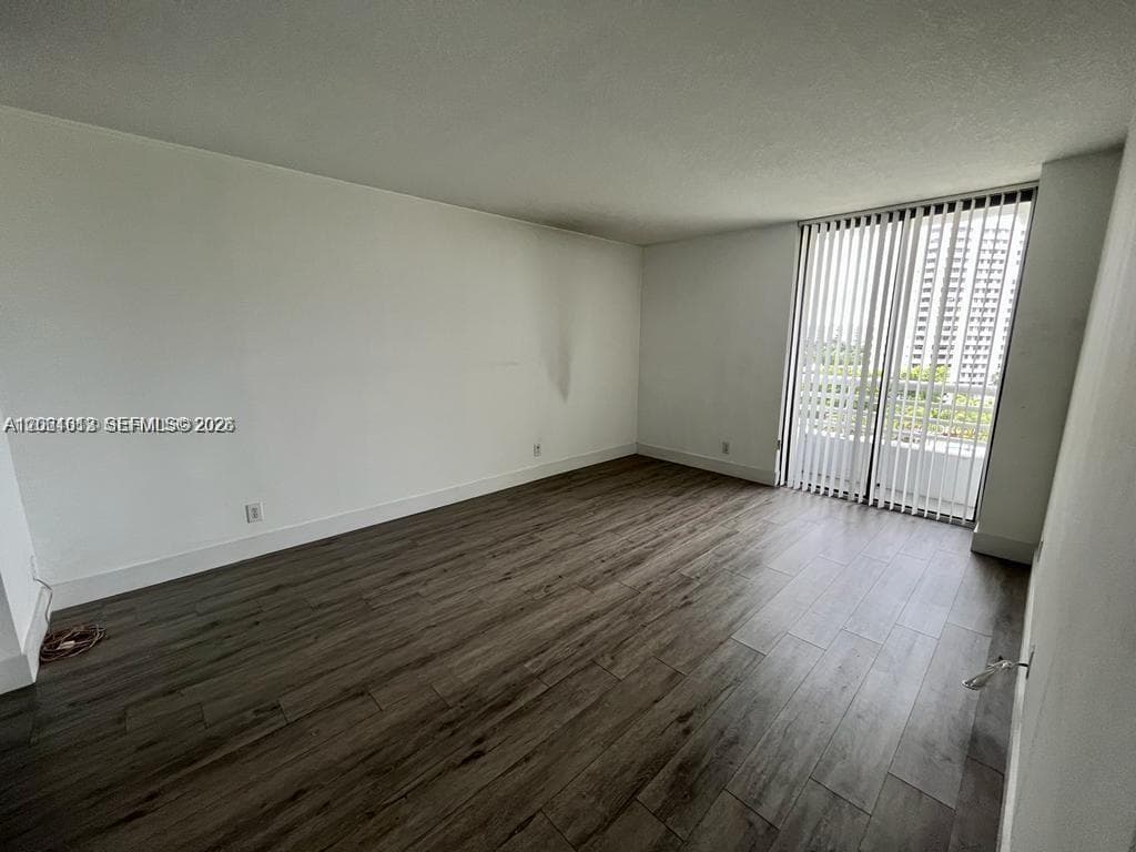PARC CENTRAL EAST · #906 in Aventura - Photo 2