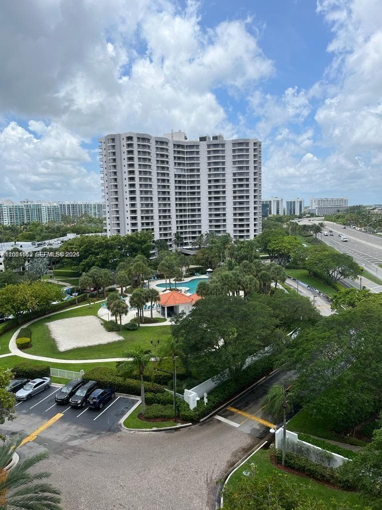 PARC CENTRAL EAST · #906 in Aventura - Photo 19