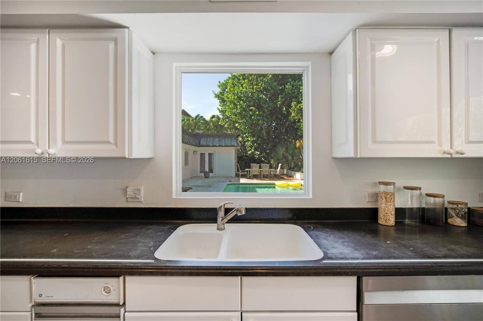 324 Caribbean Rd photo 19