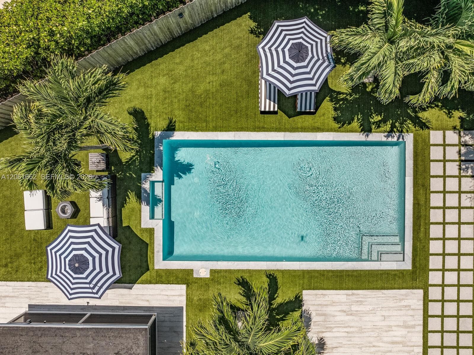 30'x15' Saltwater Heated-Chilled Lap Pool
