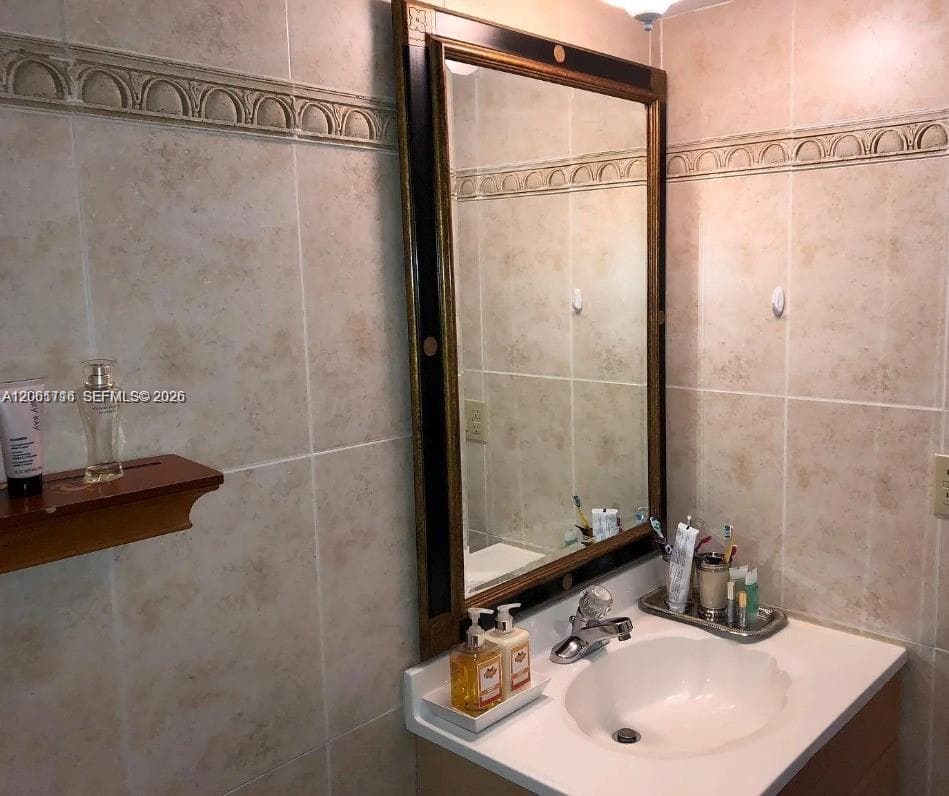KINGS CREEK SO CONDO · #B-211 in Miami - Photo 16
